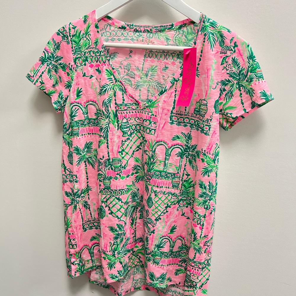 NWT Lilly Pulitzer Etta V-Neck top Mandevilla